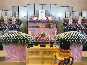 家族葬：花祭壇　50万円～